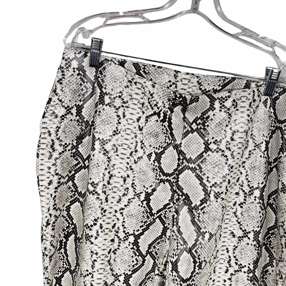 12 Thompson Plus Size 1x Python Print Stretchy Pl… - image 3